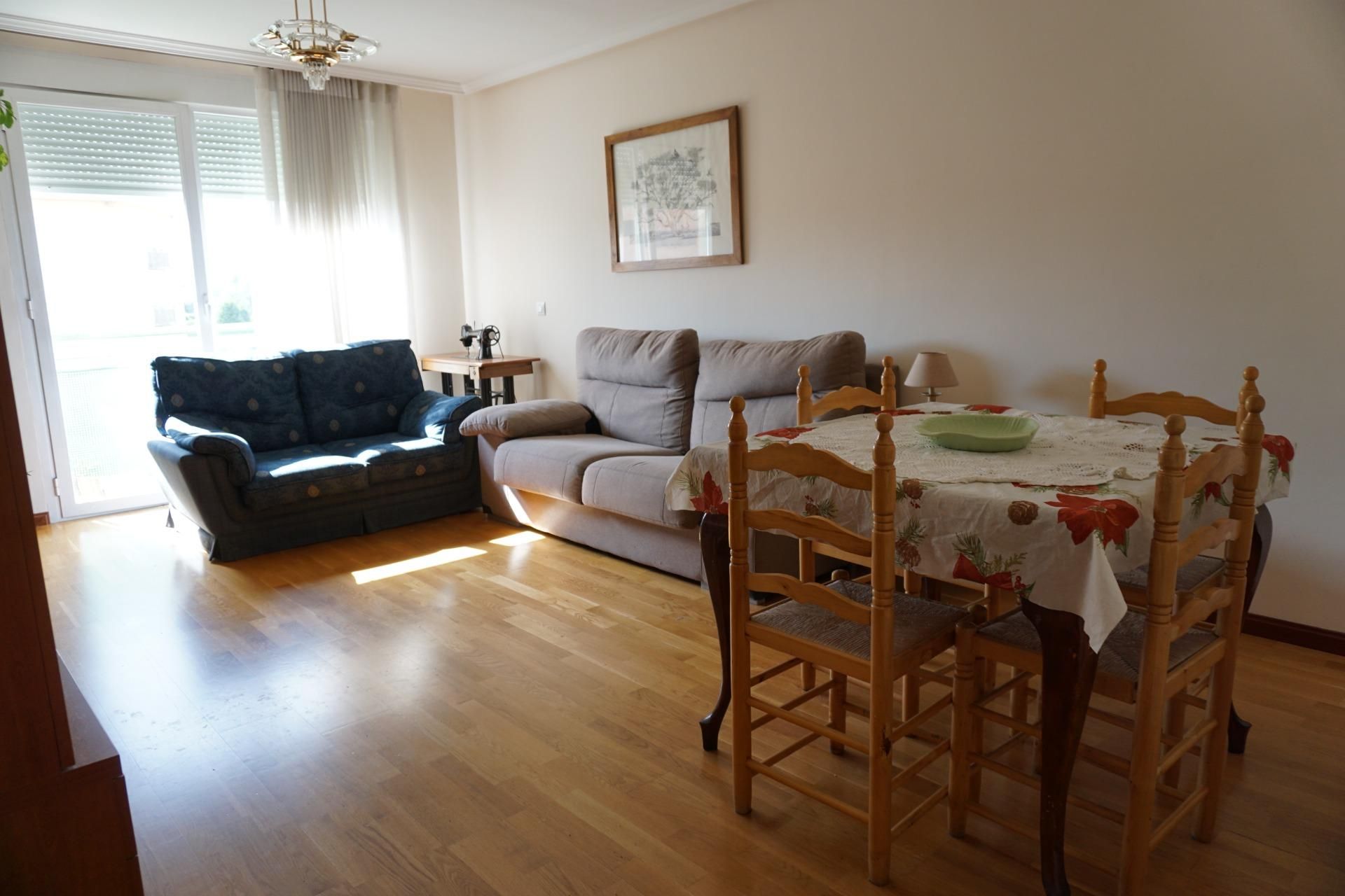 Flat to share in Calle AGUSTIN RODRIGUEZ SAHAGUN, 42, Universidad, Ávila Capital