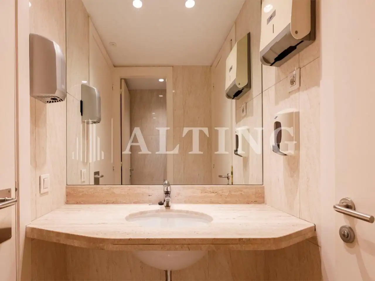 Office space with lift to rent in Carrer Aragó 182, imagen 18