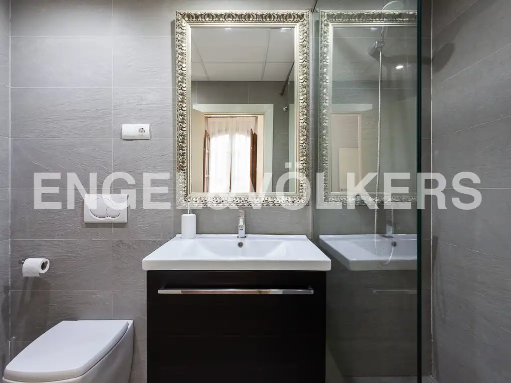 Baño de Piso de alquiler en Valencia con Aire acondicionado, Calefacción y Parquet