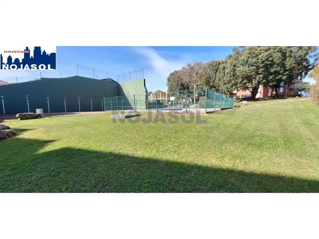 Aparcament de Apartament de lloguer en Noja amb Calefacció, Terrassa i Traster