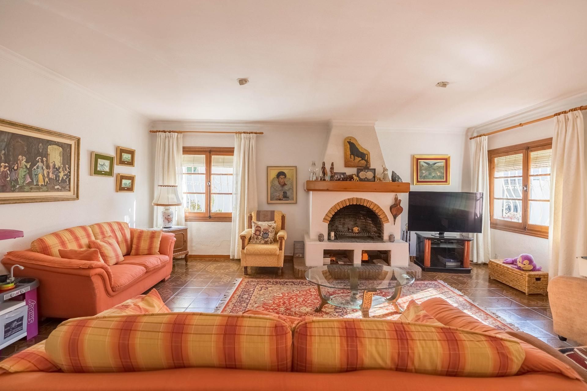 Sala d'estar de Casa o xalet en venda en Mijas amb Piscina