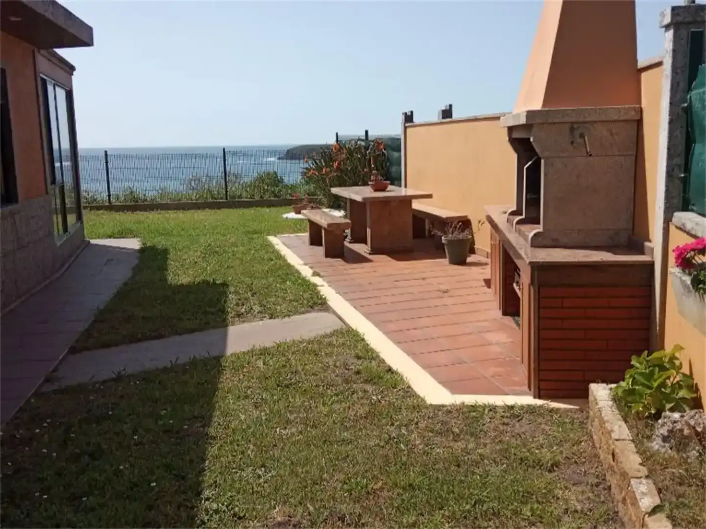 Terrasse von Country house zur Miete in Sanxenxo mit Privatgarten und Möbliert