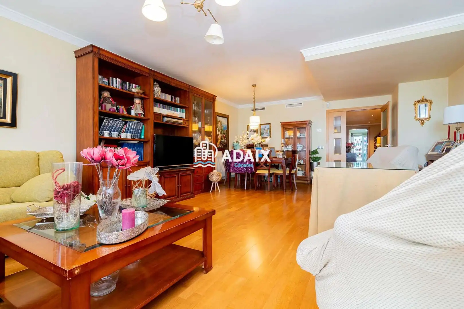 Vista exterior de Ático en venta en Cáceres con Aire acondicionado, Calefacción y Terraza