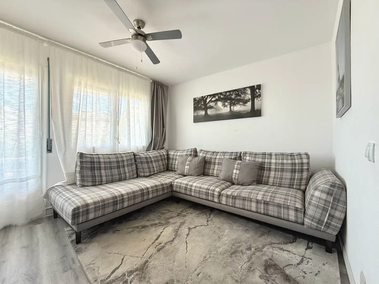 Sala d'estar de Casa adosada en venda en Empuriabrava amb Aire condicionat, Terrassa i Traster