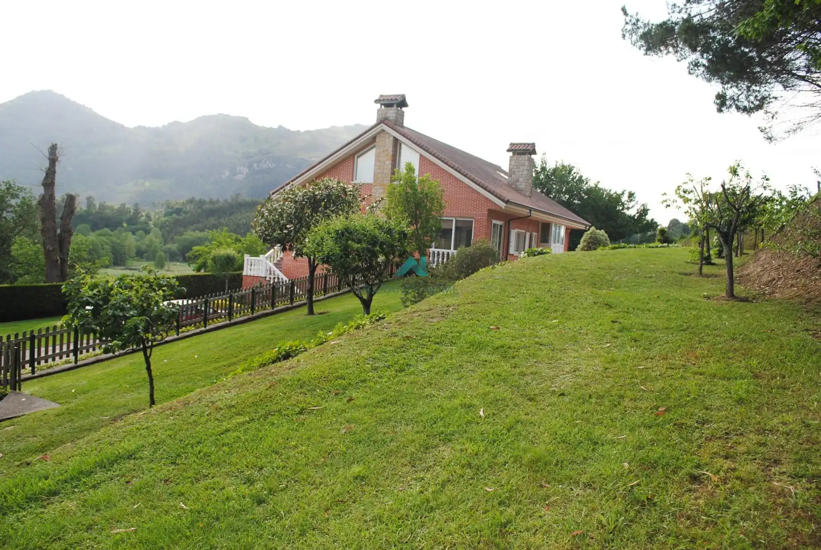Vista exterior de Casa o xalet en venda en Ampuero amb Calefacció, Jardí privat i Terrassa