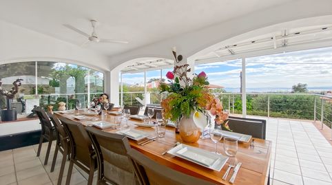 Villa renovada en Mas Fumats, con vistas panorámicas al mar y licencia turística. La propiedad está en una zona tranquila, a menos, immagine 2