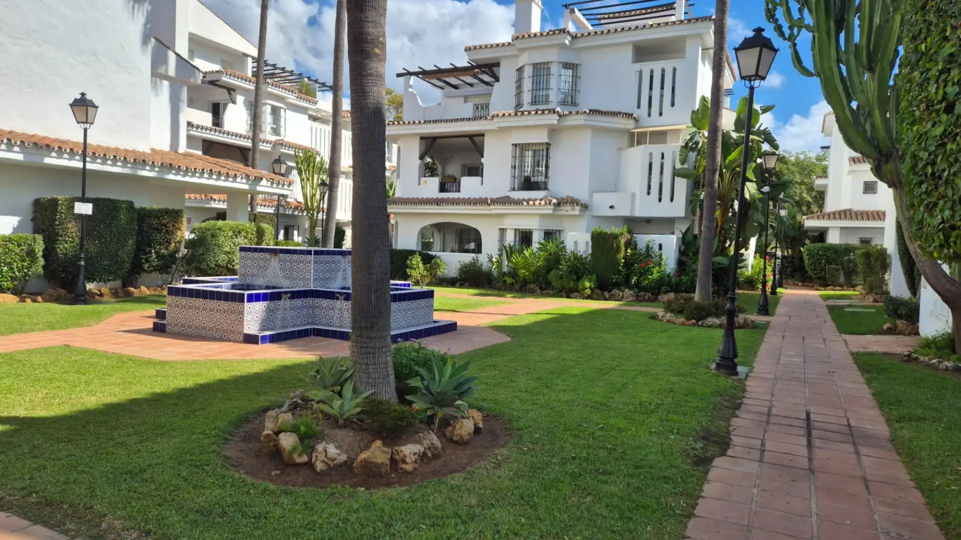 Apartamento con piscina en venta en Calle ALMOGIA-NARANJOS MARBELLA 3, imagen 58