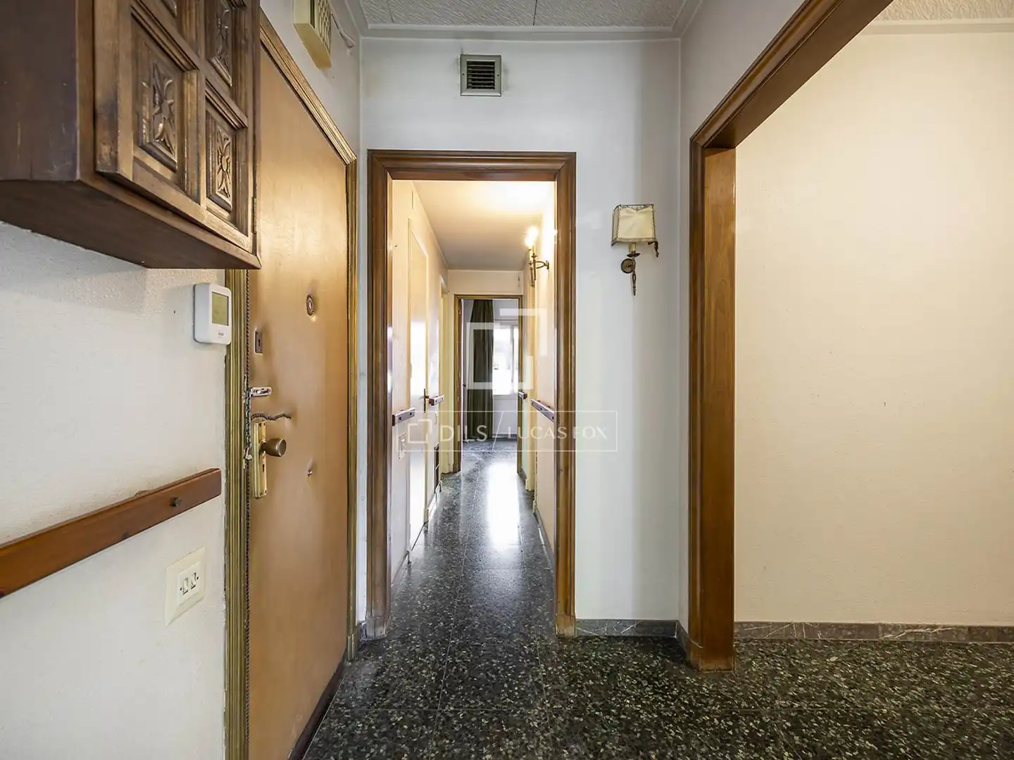Wohnung zum Verkauf in Barcelona mit Terrasse und Balkon