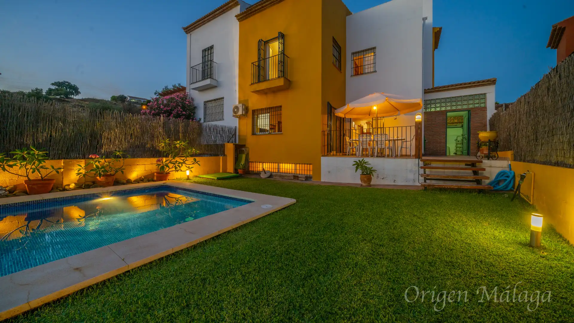 Exterior view of Detached homes for sale in Vélez-Málaga  with Heating, Private garden and Terrace