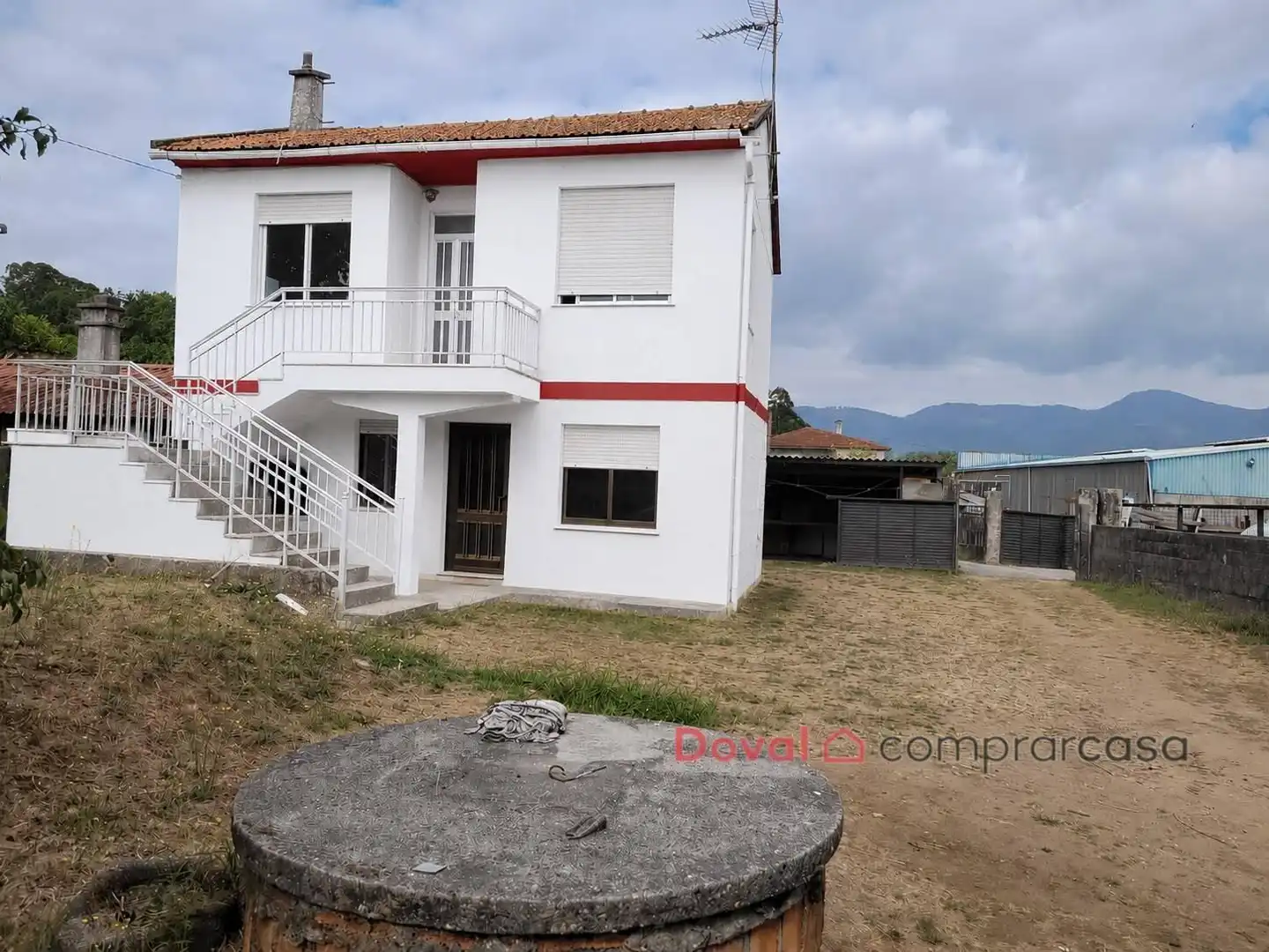 Vista exterior de Casa o xalet en venda en O Porriño   amb Jardí privat, Traster i Balcó