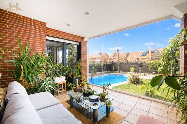 Casa adosada en Venta en Calle Fernando Fernán Gómez en Centro