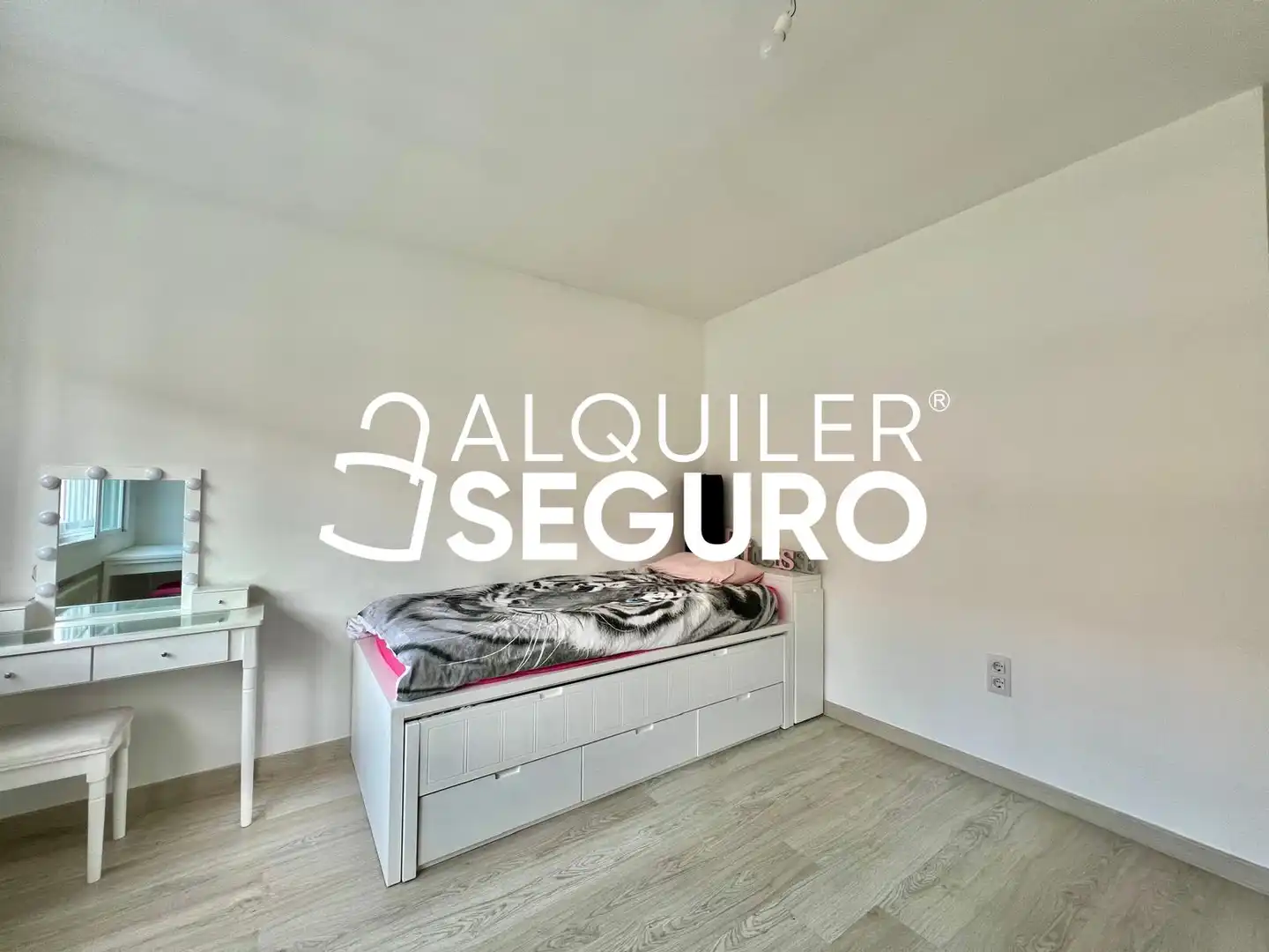 Dormitori de Casa o xalet de lloguer en Madrid amb Aire condicionat, Calefacció i Terrassa