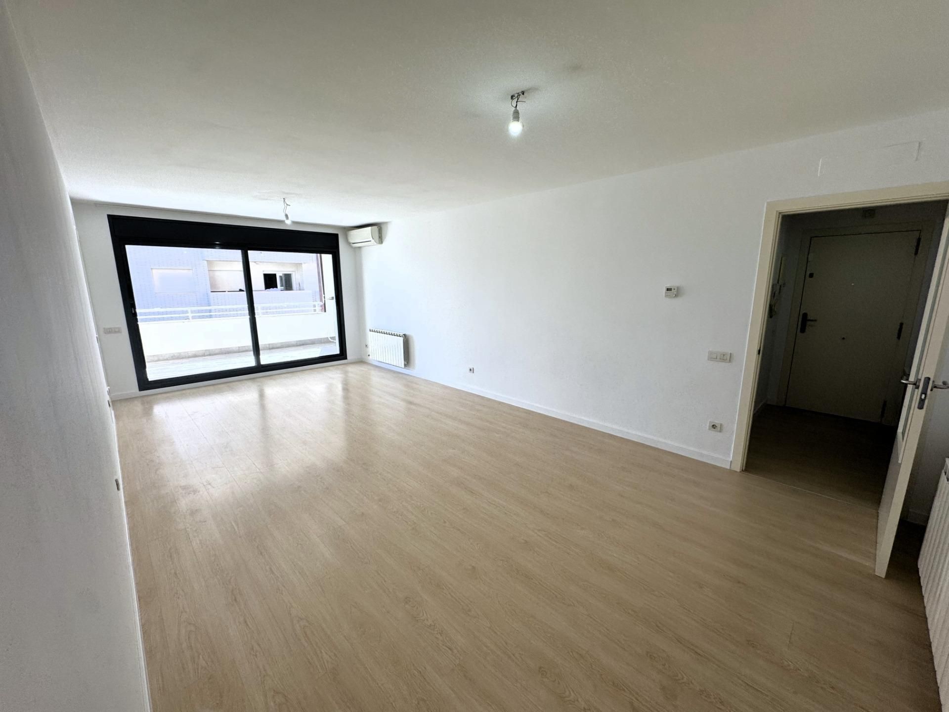 Flat for sale in Avenida MOSSEN JAUME SOLER, L'Estany