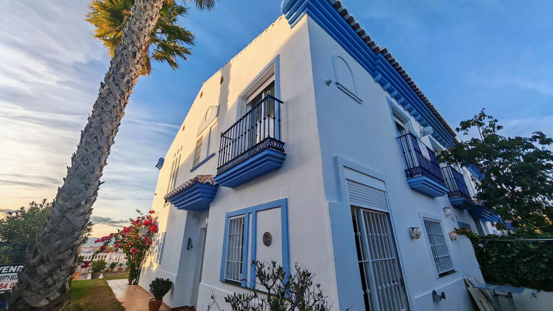 Vista exterior de Casa adosada en venda en Vélez-Málaga amb Aire condicionat, Calefacció i Terrassa