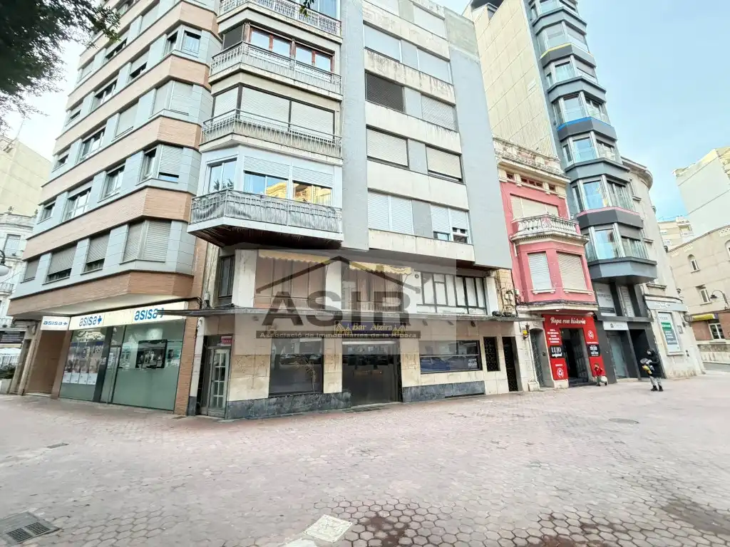 Vista exterior de Local de alquiler en Alzira