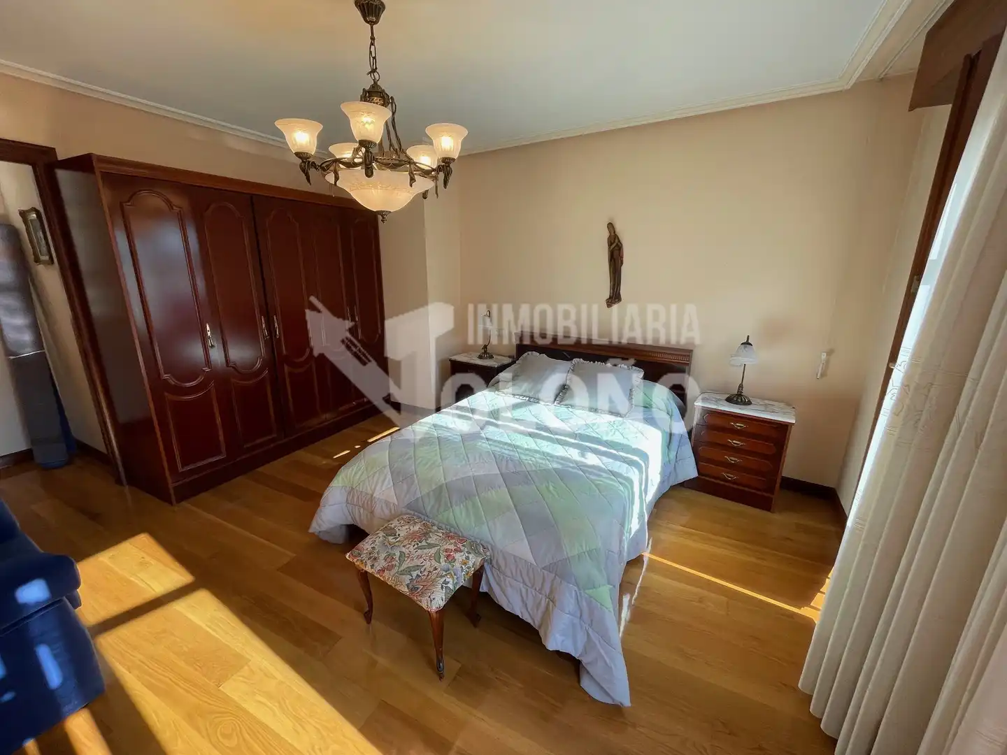 Habitación de Casa adosada en venta en San Asensio con Calefacción, Parquet y Trastero