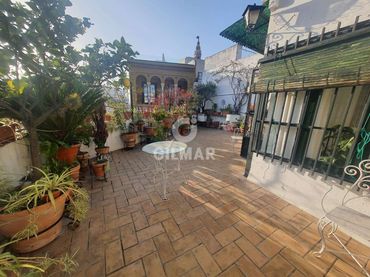 Casa bifamiliare in vendita a Casco Antiguo