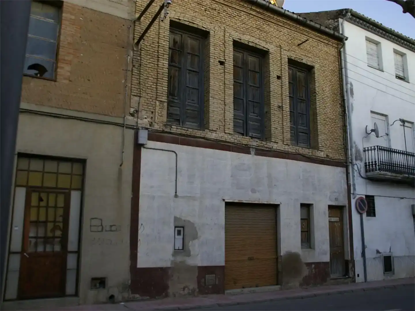 Vista exterior de Pis en venda en Benissanet