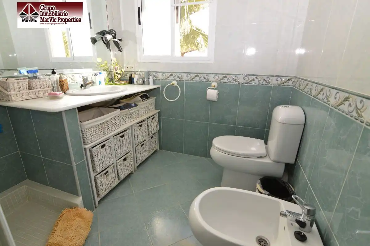 Bathroom of Houses for sale in La Nucia  with Air Conditioner, Swimming Pool and Furnished