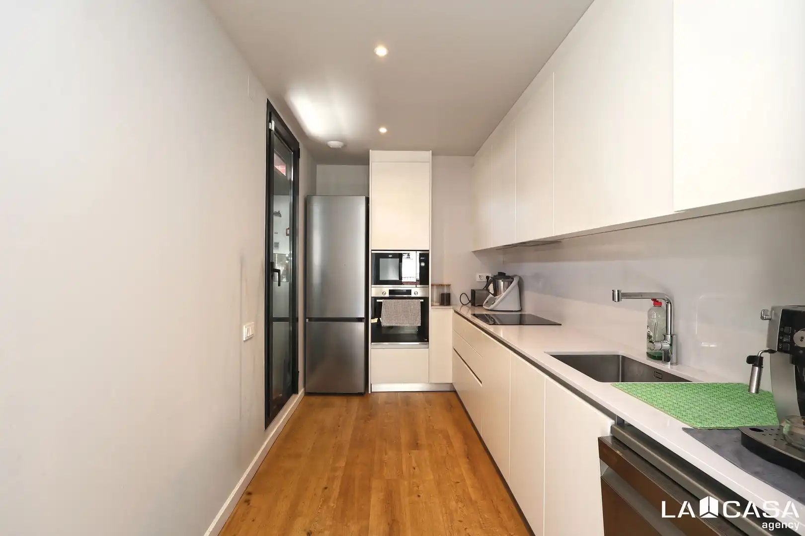 Penthouse with terrace for sale in Carrer de l'Aprestadora, imagen 6