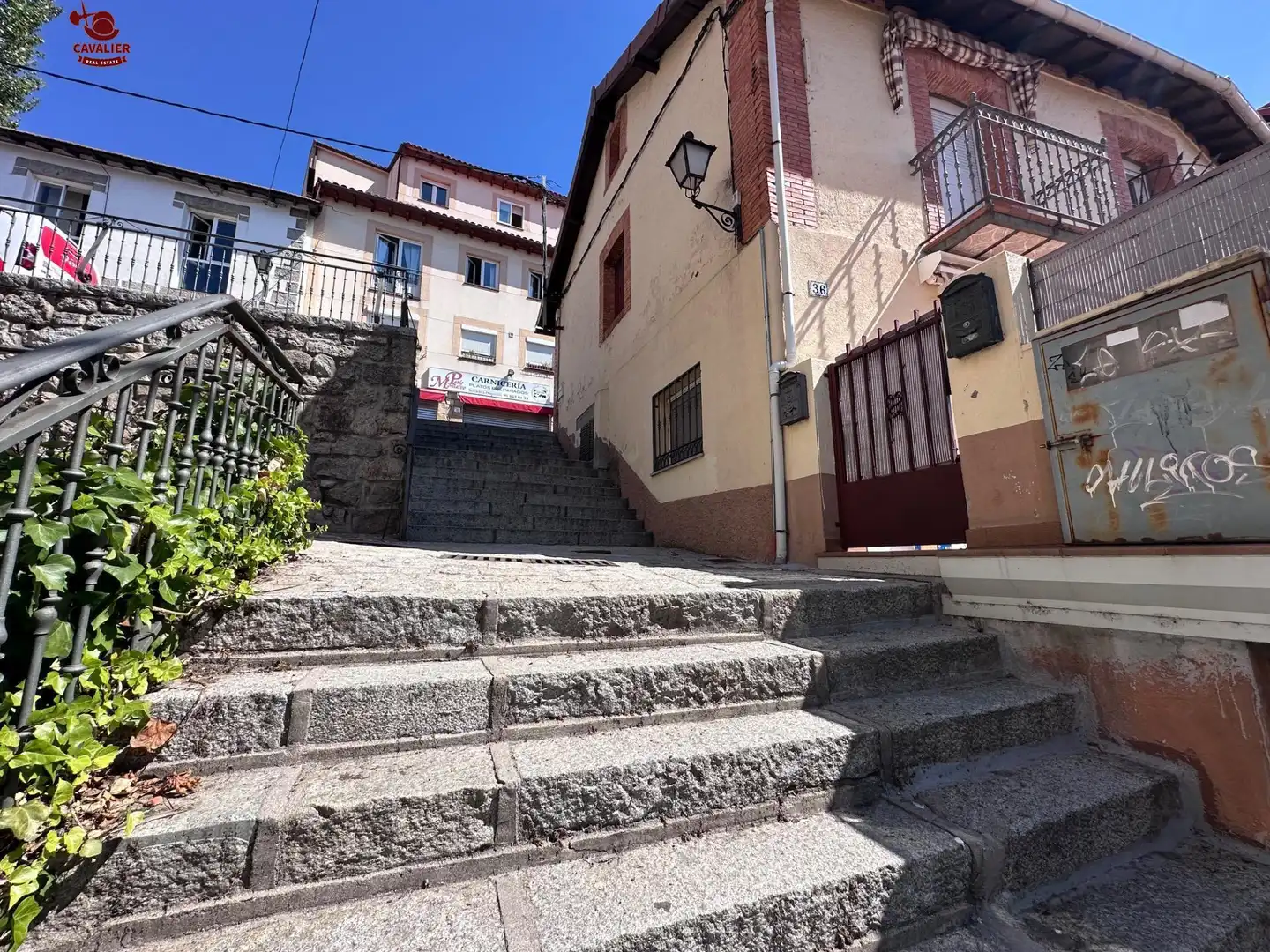 Vista exterior de Casa adosada en venta en Cercedilla con Calefacción, Terraza y Balcón