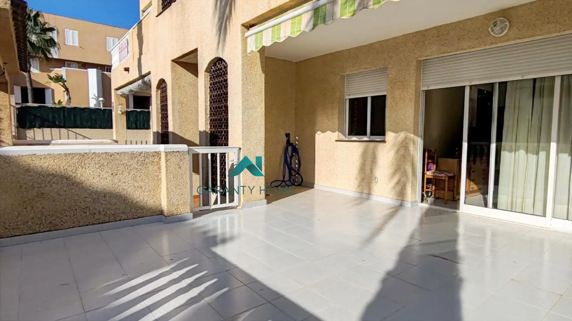 Vista exterior de Planta baja en venta en La Manga del Mar Menor con Jardín privado, Amueblado y Balcón