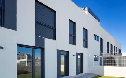 Exterior view of Flat to rent in Parla  with Heating, Terrace and Oven