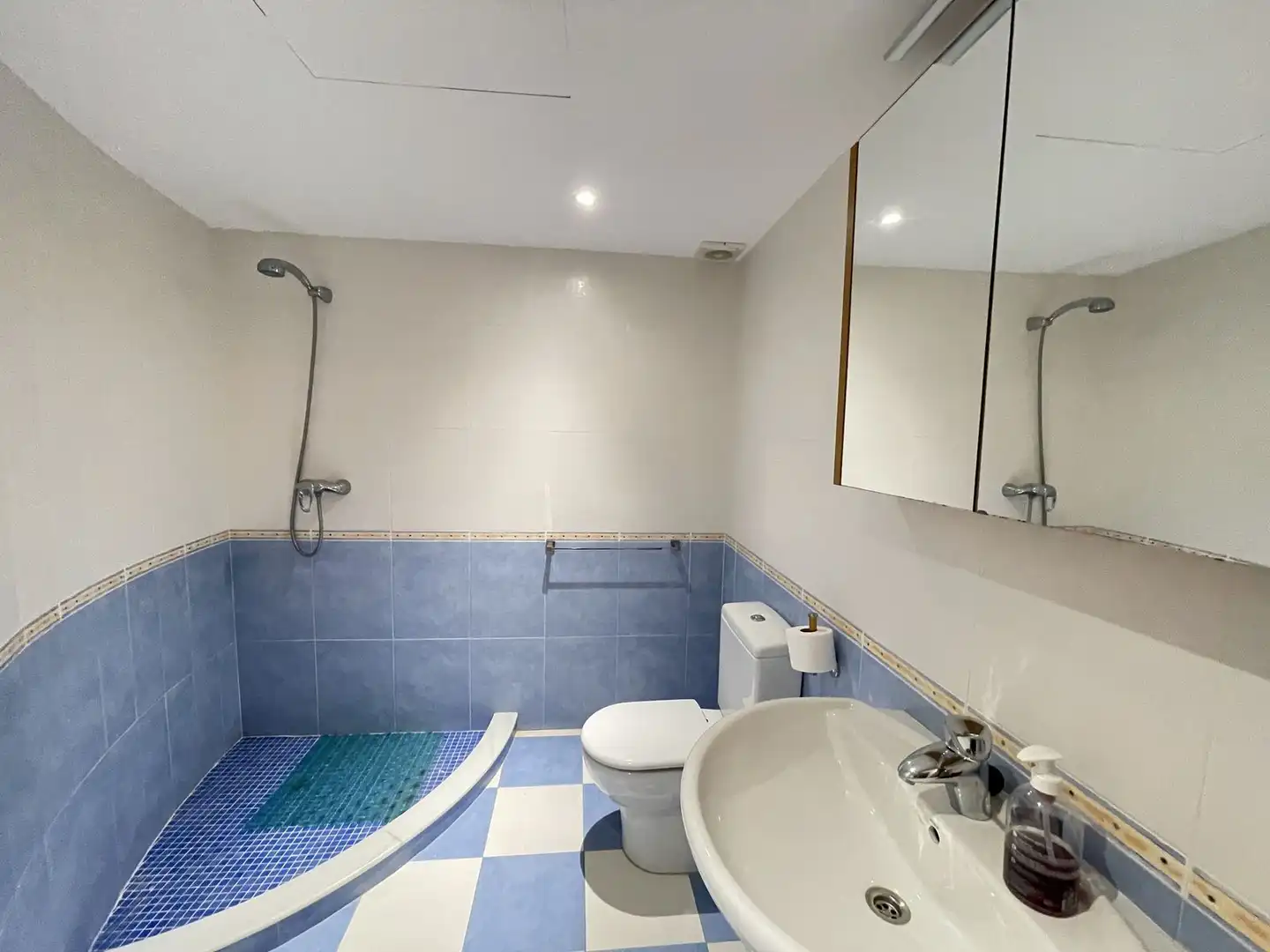 Bathroom of Houses for sale in Estepona  with Air Conditioner, Private garden and Terrace