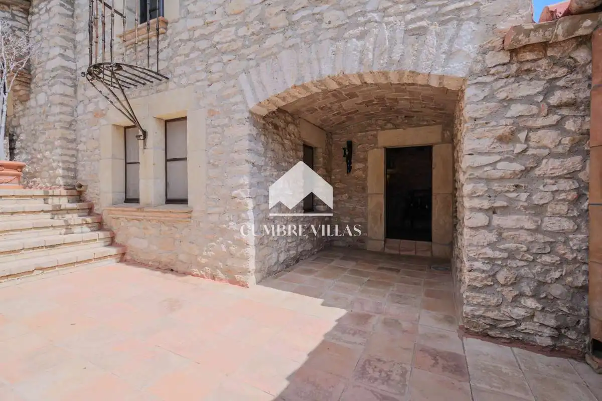 Vista exterior de Casa o xalet en venda en Sant Pere de Ribes amb Calefacció, Terrassa i Traster