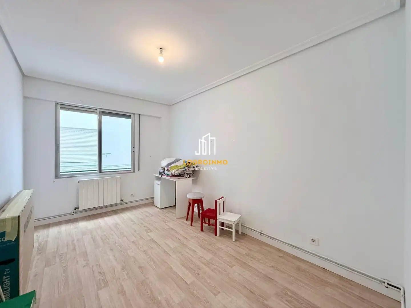 Bedroom of Flat for sale in  Logroño  with Air Conditioner, Heating and Parquet flooring