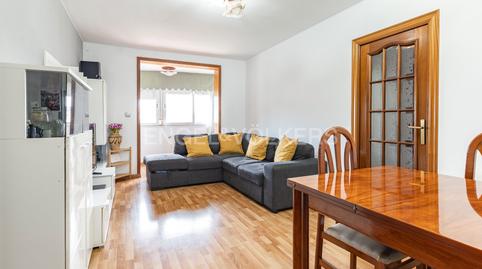 Foto 2 de Apartament en venda a Ciutat Meridiana, Barcelona