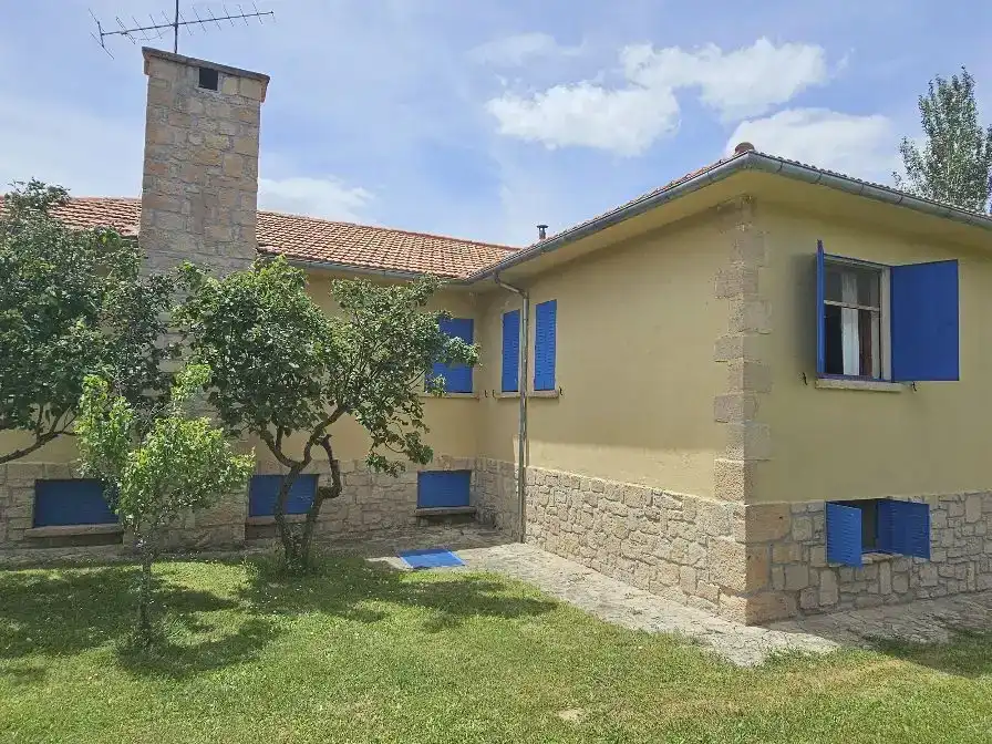 Vista exterior de Pis en venda en Santo Tomé del Puerto amb Jardí privat i Traster