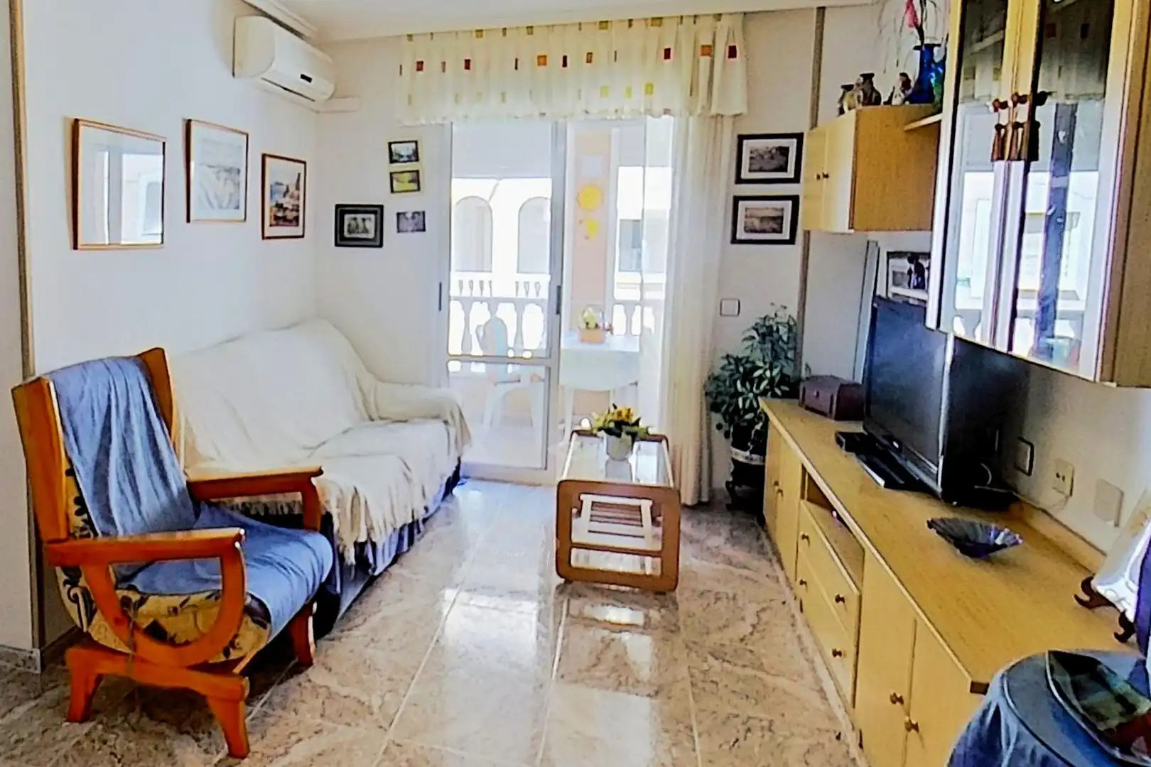 Apartamento con terraza en venta en Avenida Av. de Pinoso 12, imagen 2