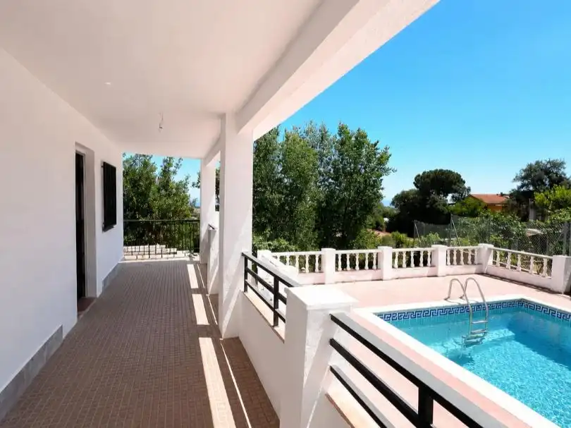 Villa mit Pool zum Verkauf in Avinguda de Argimont 19