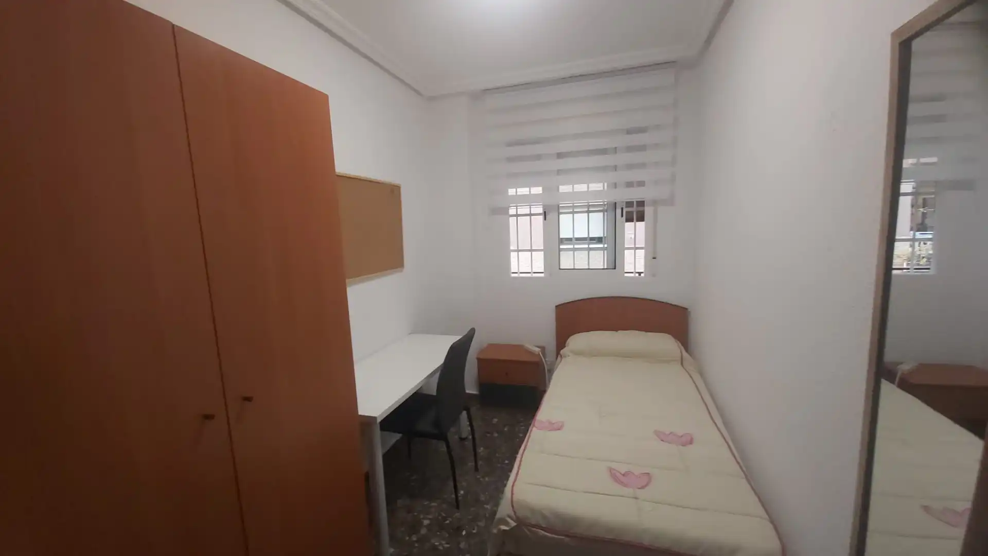 Schlafzimmer von Wohnung zur Miete in Jaén mit Klimaanlage, Terrasse und Möbliert