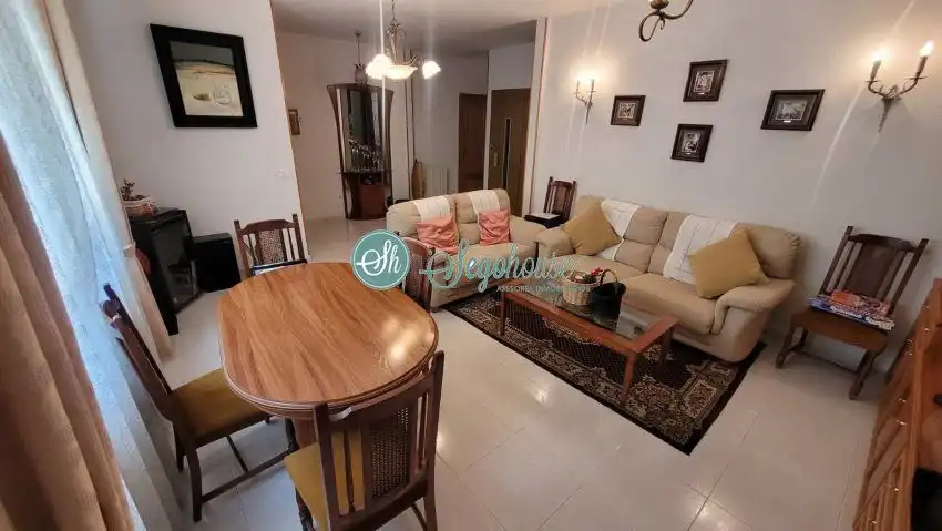 Sala d'estar de Casa o xalet en venda en Segovia amb Calefacció, Parquet i Terrassa