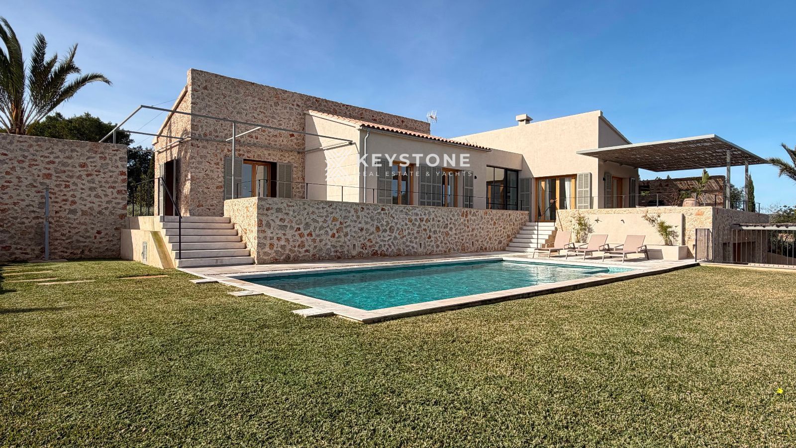 Vista exterior de Casa o xalet en venda en Sant Llorenç des Cardassar amb Aire condicionat, Terrassa i Traster