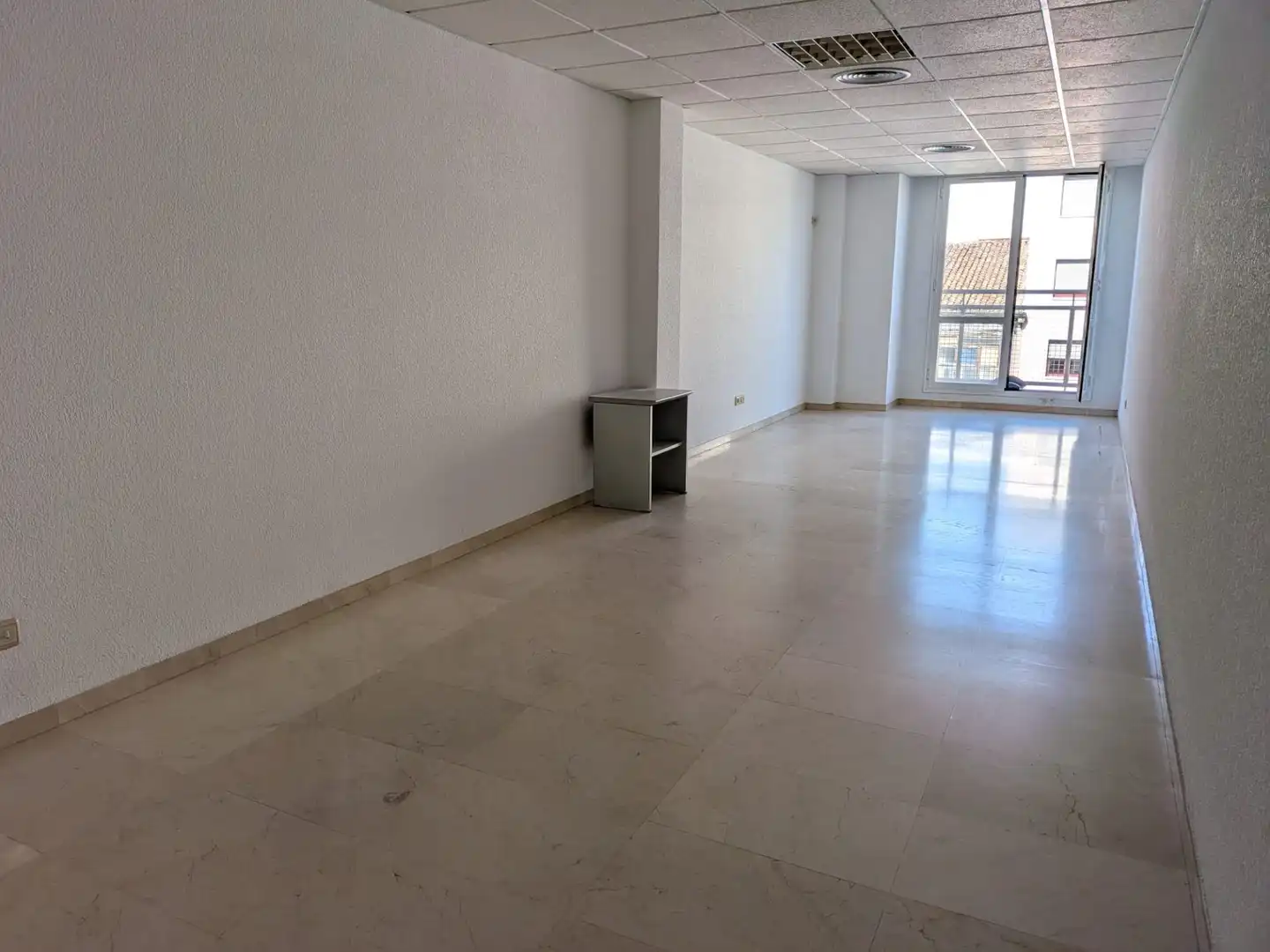 Office for rent in  Logroño  with Air Conditioner, Heating and Storage room