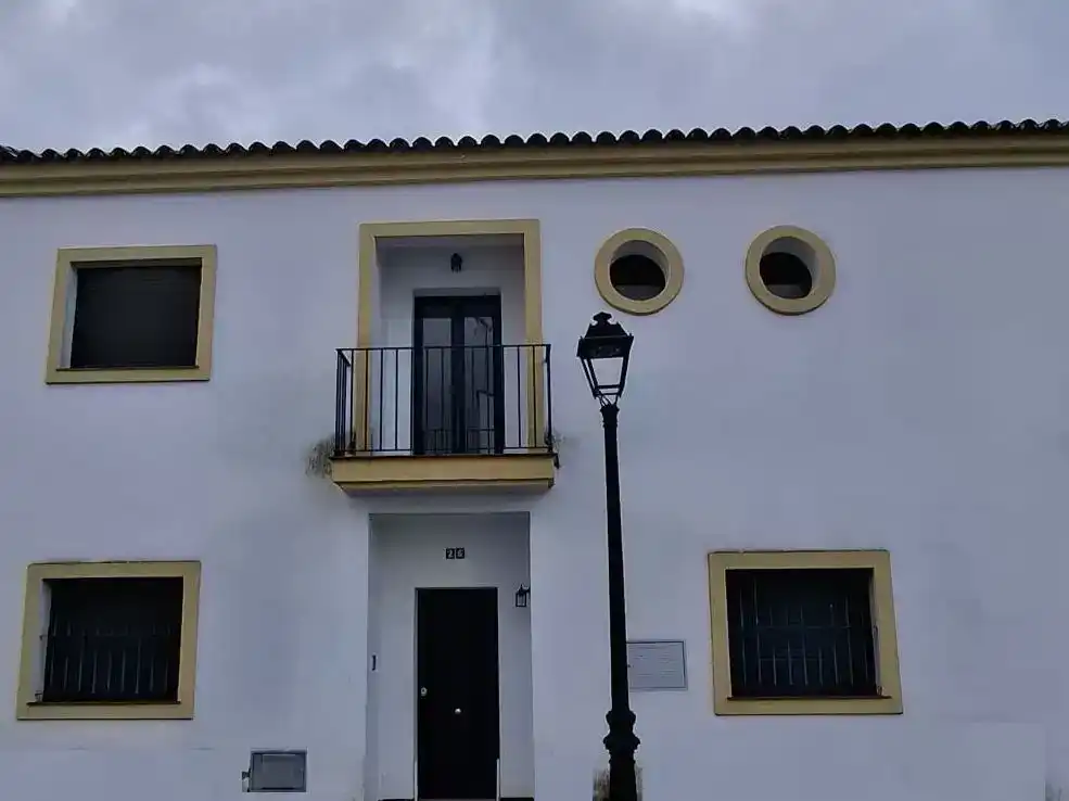 Vista exterior de Piso de alquiler en Castellar de la Frontera, Cádiz