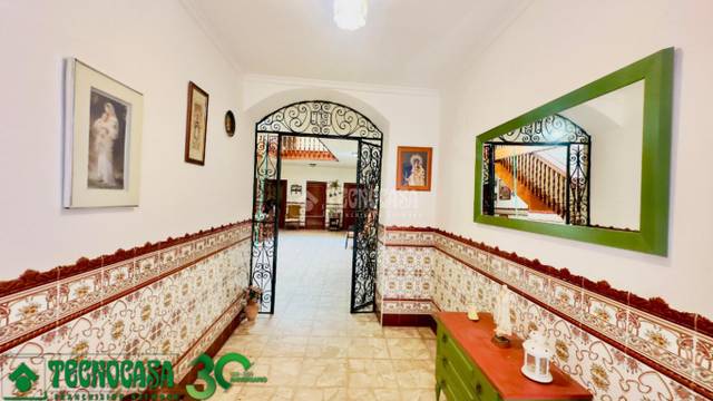 Casa adosada en Venta en Herencia