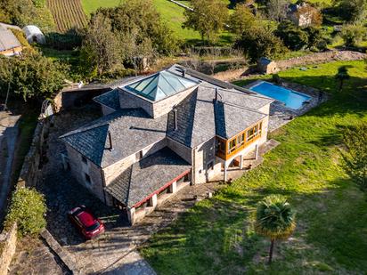 Vista exterior de Casa o xalet en venda en Lugo Capital amb Piscina i Moblat