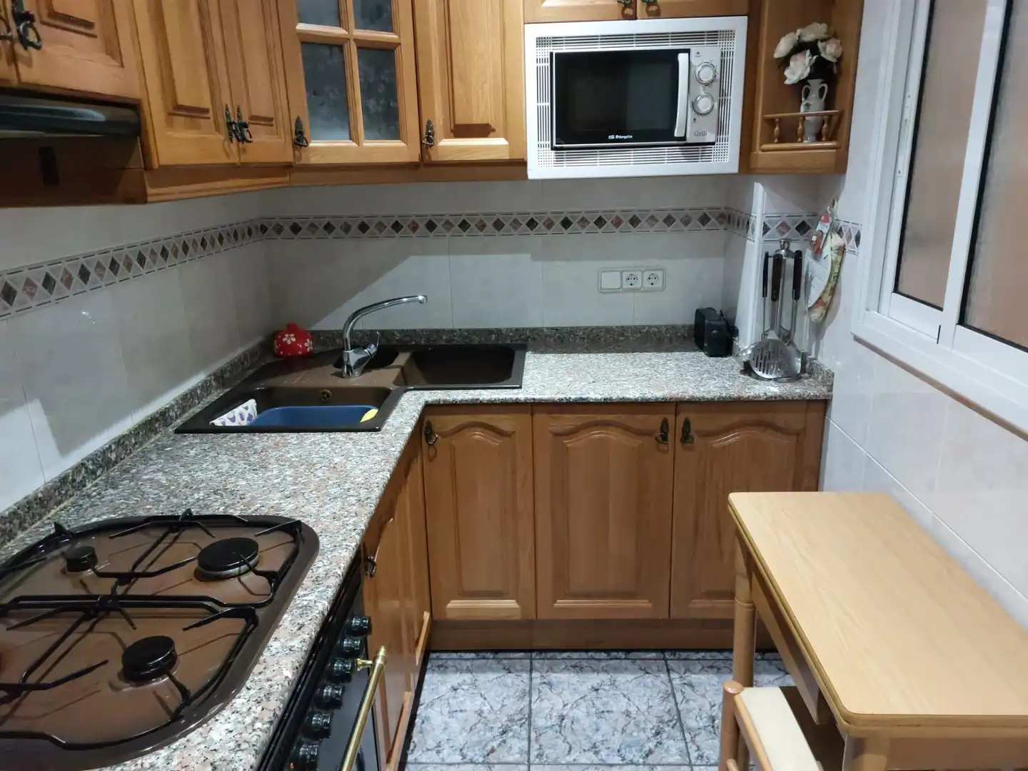 Kitchen of Flat for sale in L'Hospitalet de Llobregat  with Heating and Oven