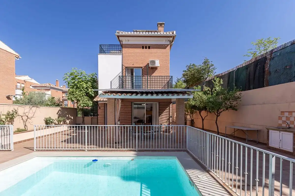 Haus mit Terrasse zum Verkauf in Calle LIMA, imagen 2