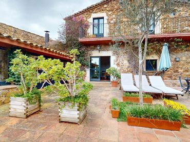 Casa rustica con giardino in vendita a Mont-ras