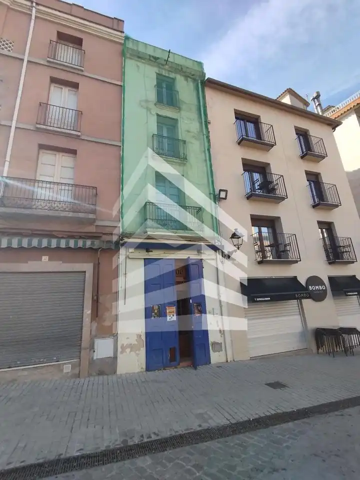 Außenansicht von Gebäude zum Verkauf in Caldes de Montbui