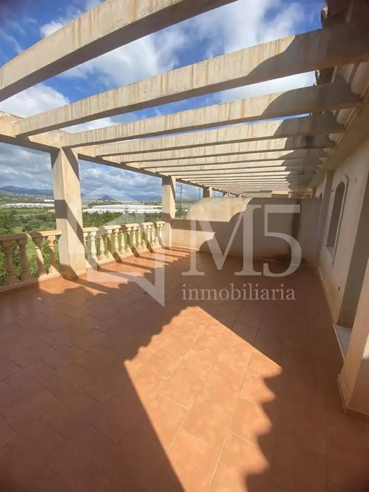 Terraza de Casa adosada en venta en Vélez-Málaga con Jardín privado