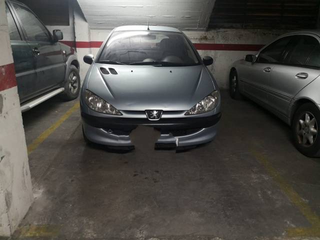 Garaje en Venta en Calle monseñor romero en Altozano - Conde Lumiares