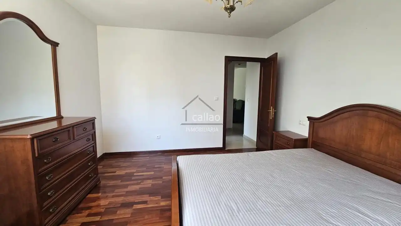 Schlafzimmer von Wohnung zum Verkauf in Narón mit Heizung, Abstellraum und Möbliert
