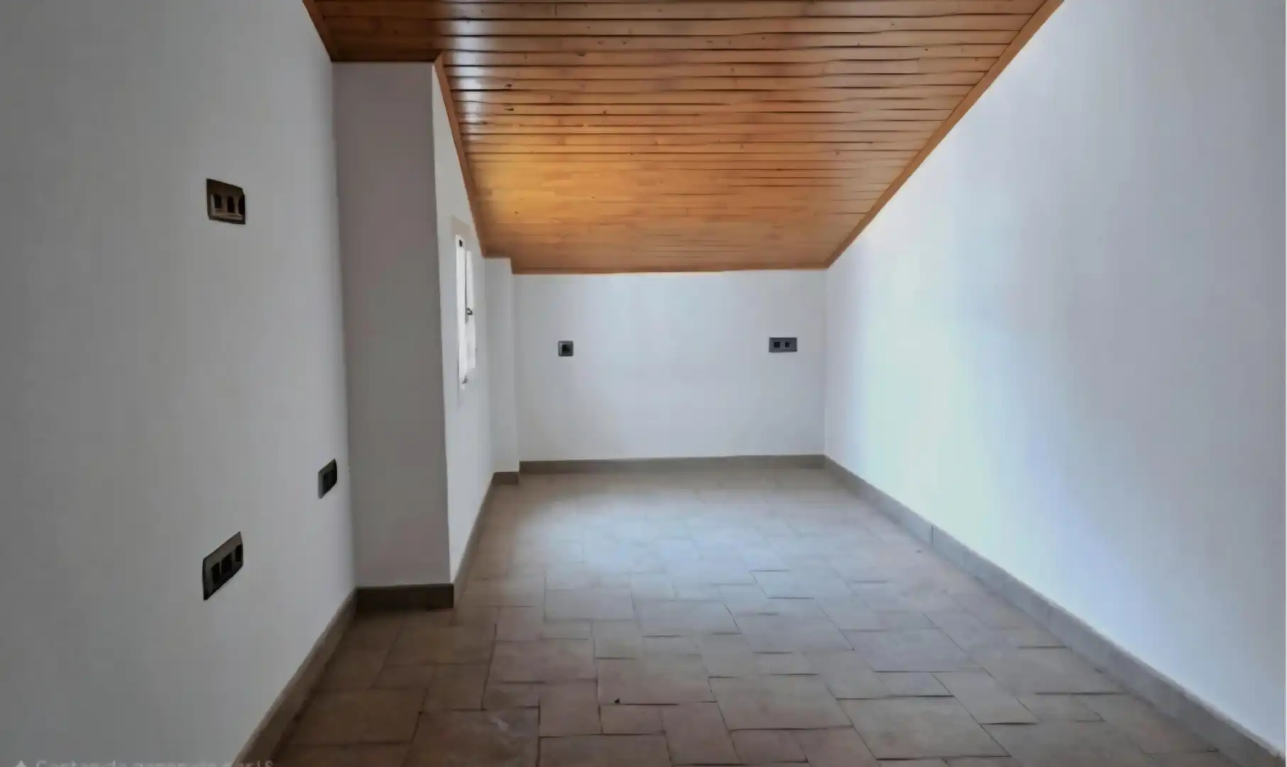 Dachboden zum Verkauf in Rubí mit Terrasse und Ofen