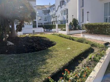 Piso con balcón en venta en Avenida Benamara 15
